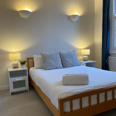 Spacious 2 Bedroom Apartment With Garden Кембридж Экстерьер фото